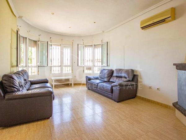 Casa independiente en calle Algarrobo, 93 -57