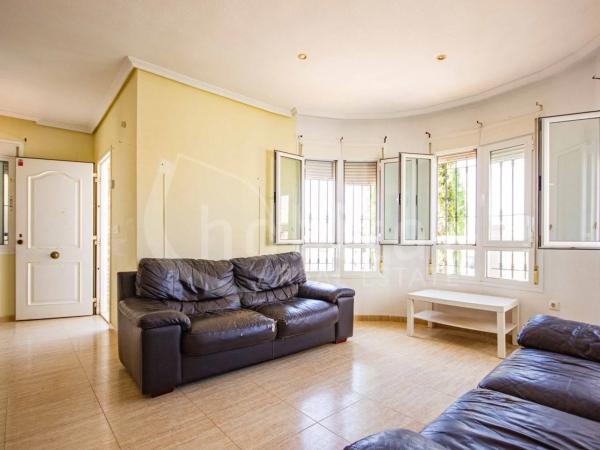 Casa independiente en calle Algarrobo, 93 -57