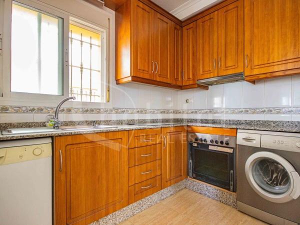 Casa independiente en calle Algarrobo, 93 -57