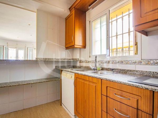 Casa independiente en calle Algarrobo, 93 -57