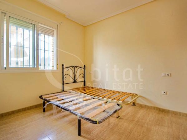 Casa independiente en calle Algarrobo, 93 -57