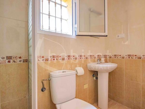 Casa independiente en calle Algarrobo, 93 -57