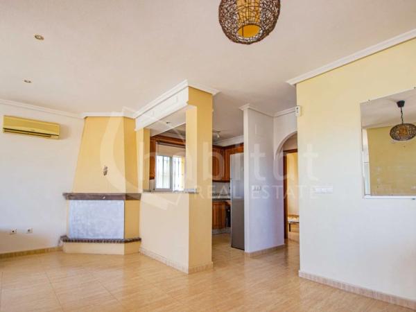 Casa independiente en calle Algarrobo, 93 -57