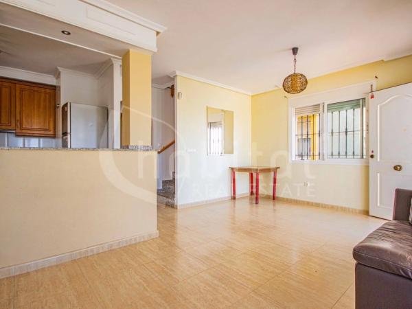 Casa independiente en calle Algarrobo, 93 -57