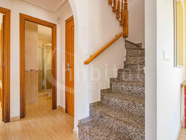 Casa independiente en calle Algarrobo, 93 -57