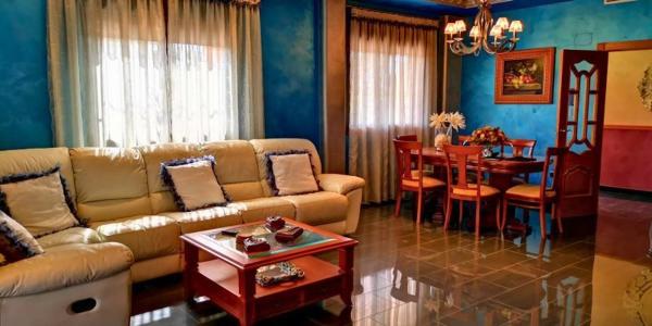 Casa independiente en calle Orihuela