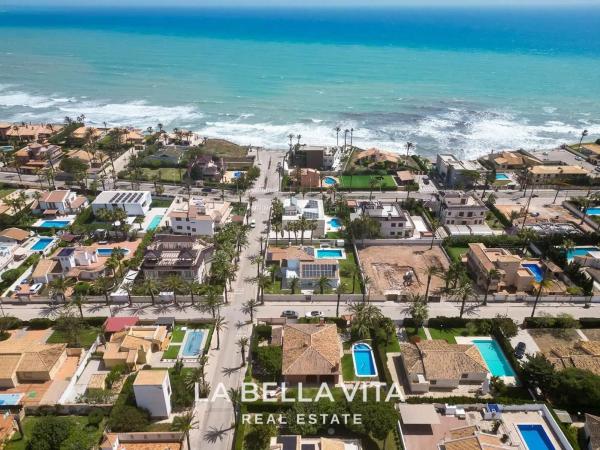 Casa independiente en calle Babor, 3