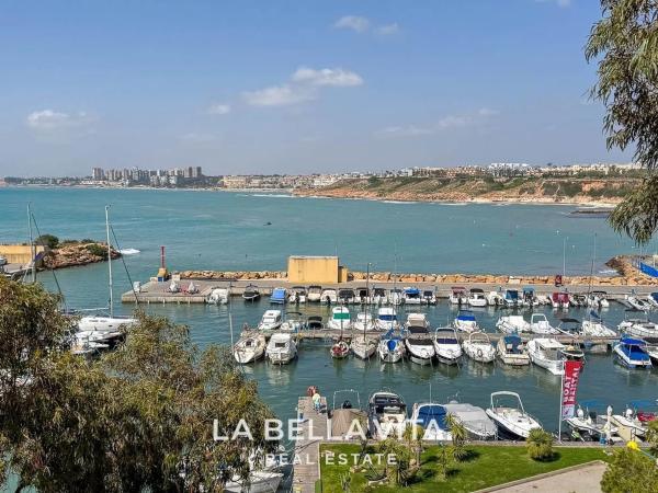 Casa independiente en calle Babor, 3