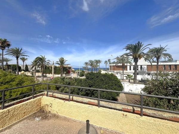 Casa independiente en avenida del Cabo, 103