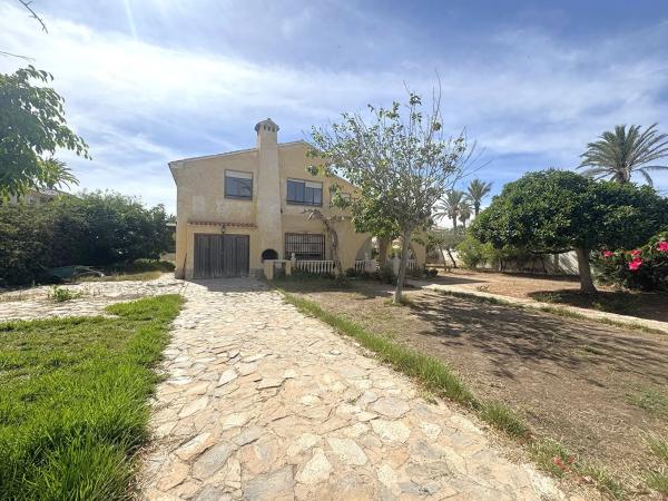 Casa independiente en avenida del Cabo, 103