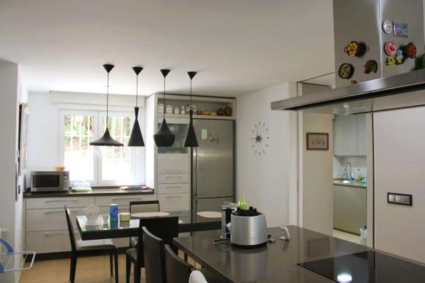 Casa independiente en calle Ramón Sijé Cmor