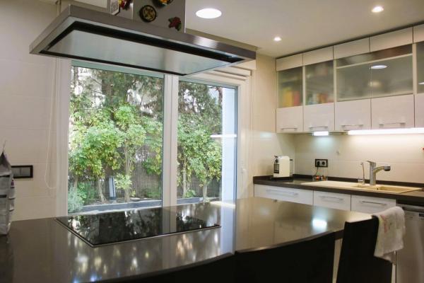 Casa independiente en calle Ramón Sijé Cmor