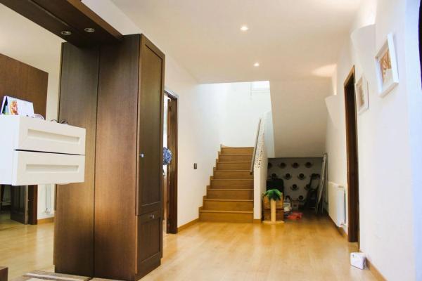 Casa independiente en calle Ramón Sijé Cmor