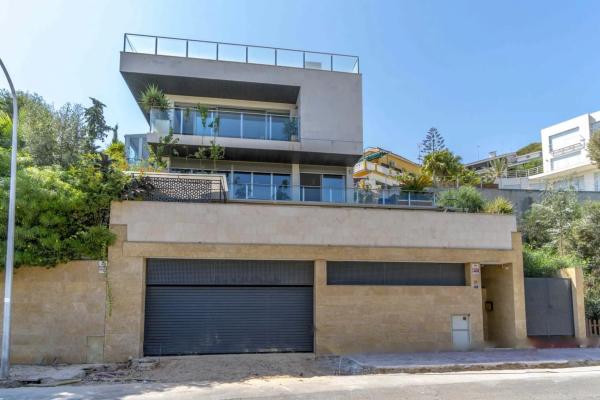 Casa independiente en calle Miguel de Unamuno