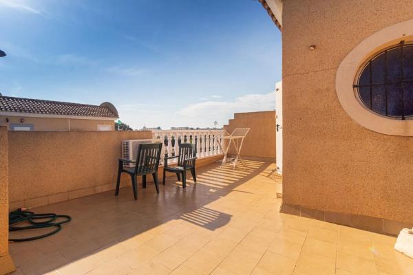 Casa independiente en calle de Las Dalias s/n