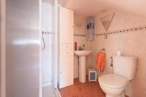 Casa independiente en calle de Las Dalias s/n