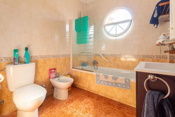 Casa independiente en calle de Las Dalias s/n