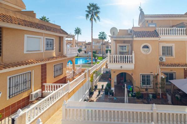 Casa independiente en calle de Las Dalias s/n