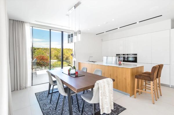 Casa independiente en avenida de las Colinas