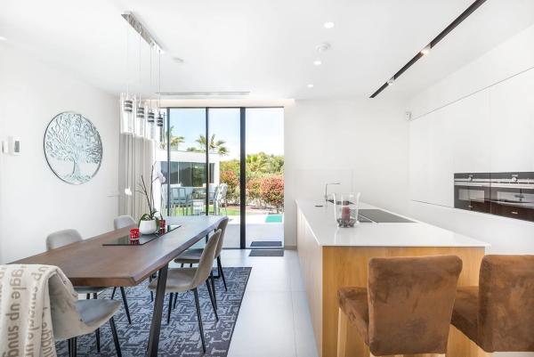 Casa independiente en avenida de las Colinas