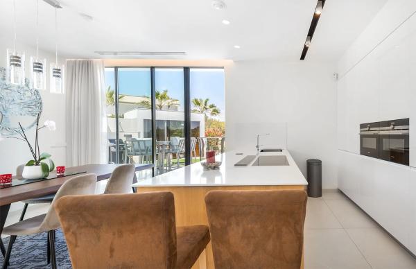 Casa independiente en avenida de las Colinas