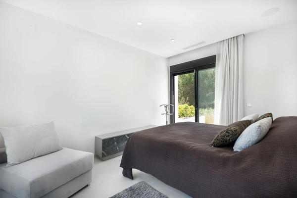 Casa independiente en avenida de las Colinas