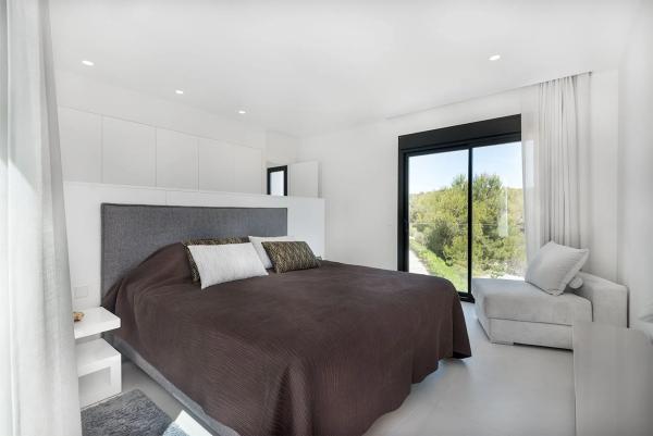 Casa independiente en avenida de las Colinas