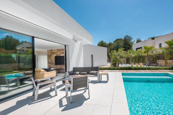 Casa independiente en avenida de las Colinas