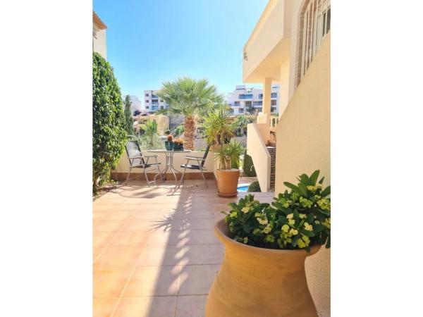 Casa independiente en calle Rio Segura, 737