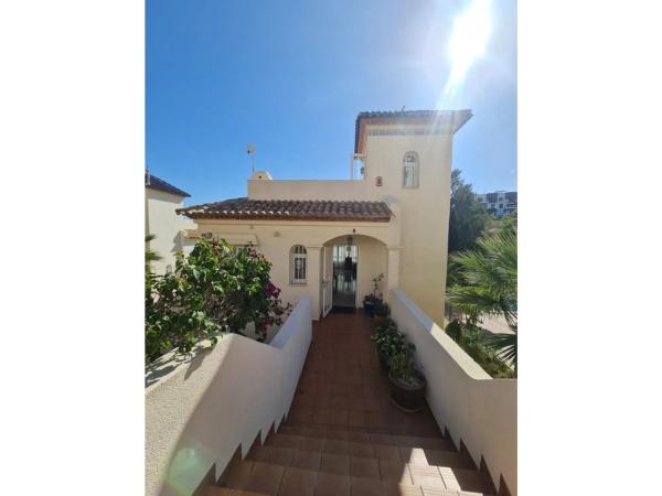 Casa independiente en calle Rio Segura, 737