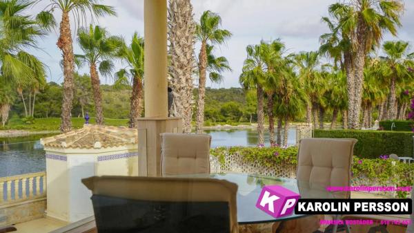 Casa independiente en calle Rio Segura