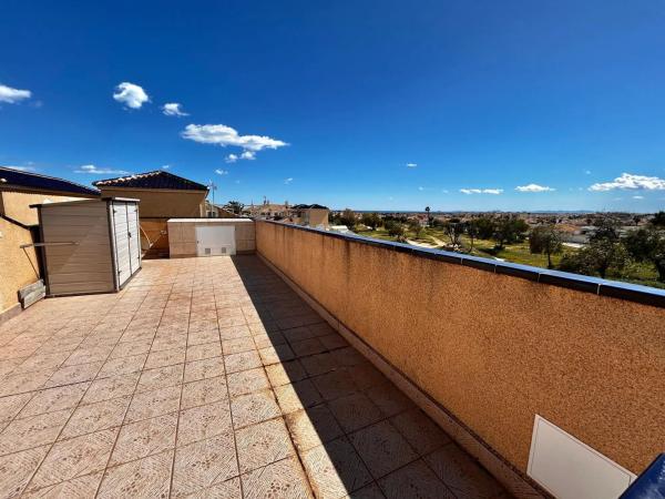 Casa independiente en calle Trepadora, 66