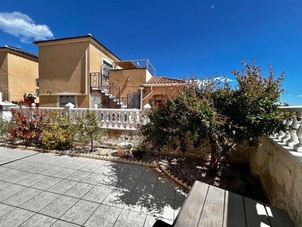 Casa independiente en calle Trepadora, 66