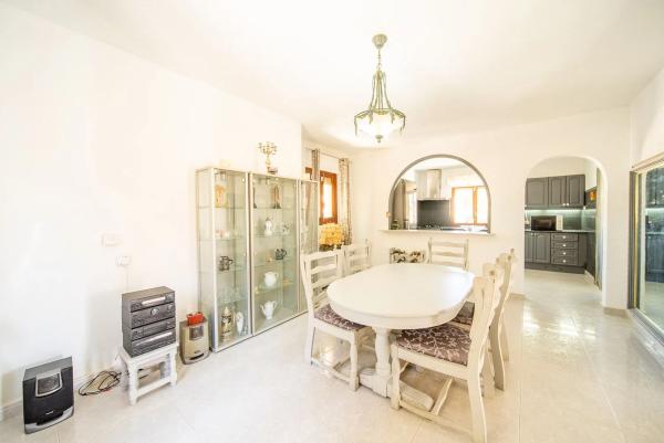 Casa independiente en calle los Pirineos