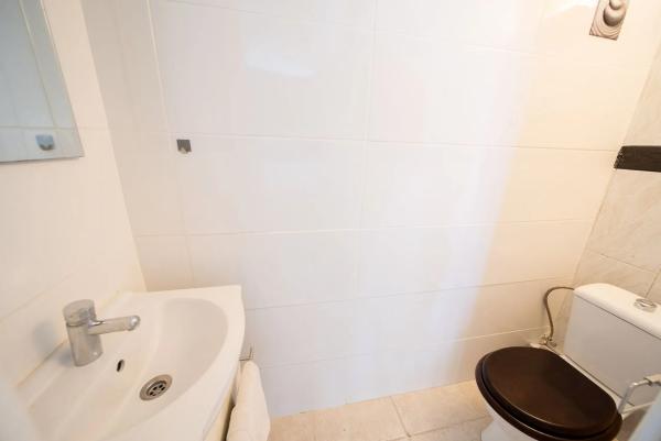 Casa independiente en calle los Pirineos