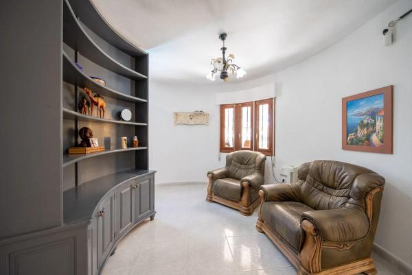 Casa independiente en calle los Pirineos