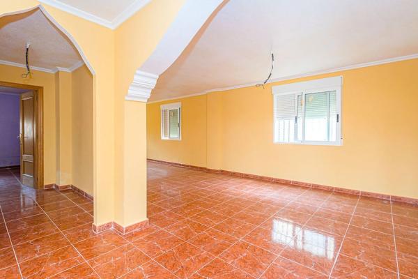 Casa independiente en calle Paraguay