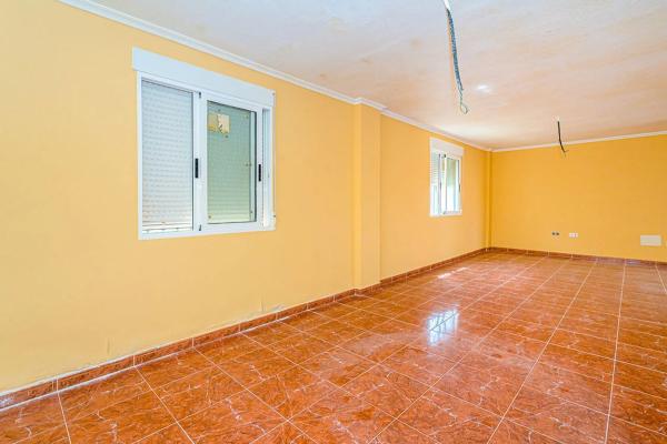 Casa independiente en calle Paraguay