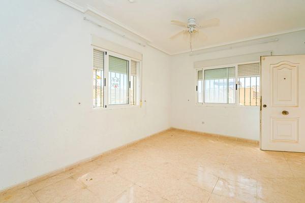 Casa independiente en calle Paraguay