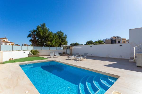 Casa independiente en calle Trevinca, 1