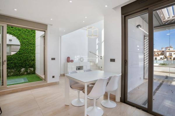 Casa independiente en calle Trevinca, 1