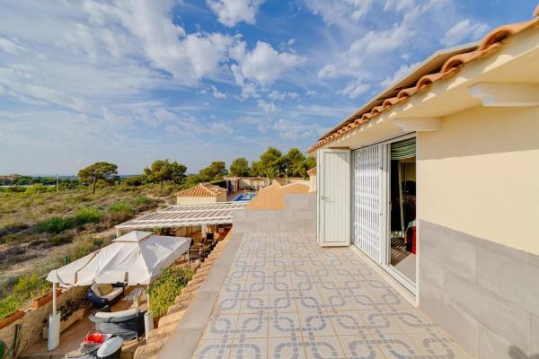 Casa independiente en calle Sierra Morena