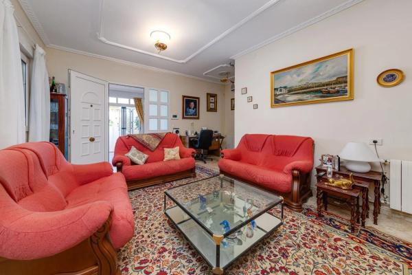 Casa independiente en calle Sierra Morena