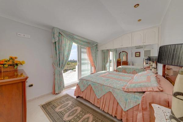 Casa independiente en calle Sierra Morena