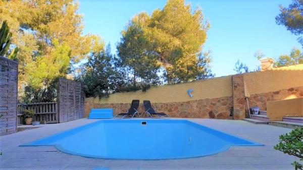 Casa independiente en calle los Pirineos