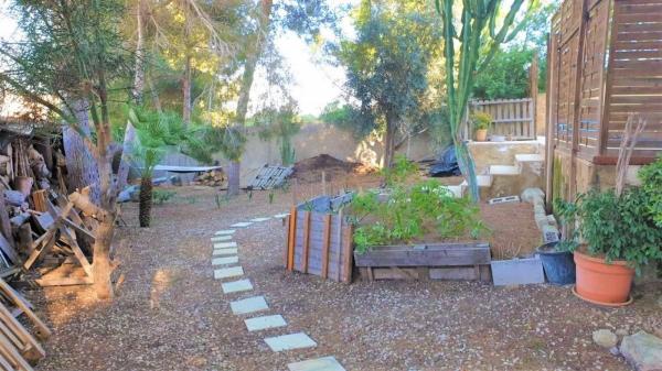 Casa independiente en calle los Pirineos