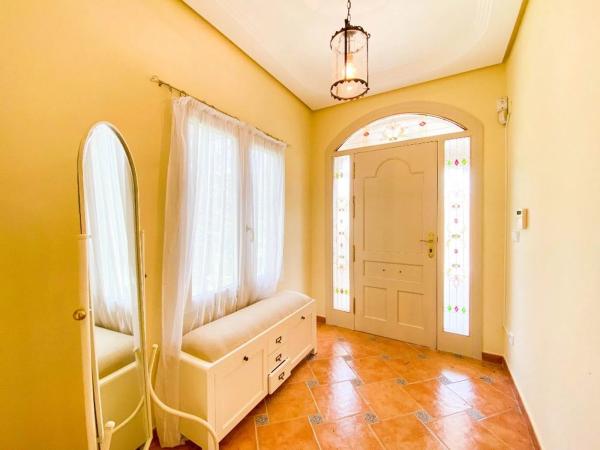 Casa independiente en calle los pirineos