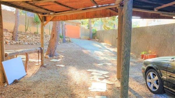 Casa independiente en calle los Pirineos