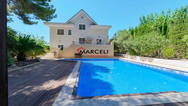 Casa independiente en calle Jinjolero p C