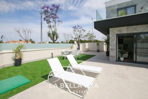 Casa independiente en calle Boyero, 85